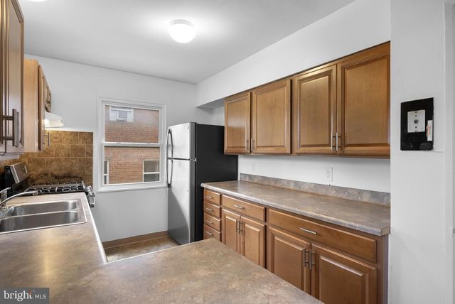 6212 CARTERS LN, Riverdale, MD 20737
