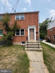 6212 CARTERS LN, Riverdale, MD 20737