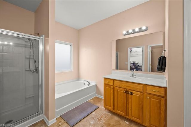 4128 Shadetree Drive, Winston-salem, NC 27107