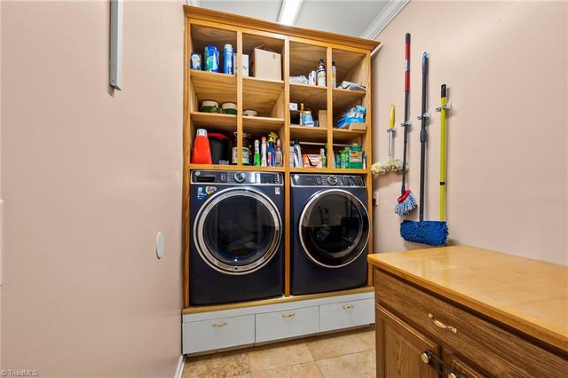 4128 Shadetree Drive, Winston-salem, NC 27107