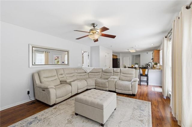 752 Hunters Trace, Dallas, GA 30157