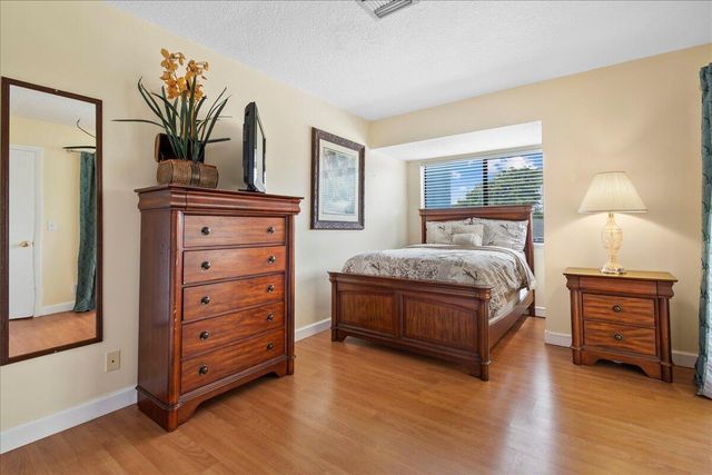 12710 Peconic Court, Wellington, FL 33414