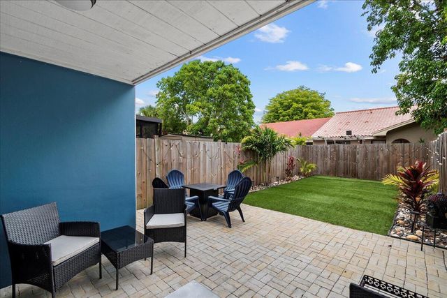 12710 Peconic Court, Wellington, FL 33414