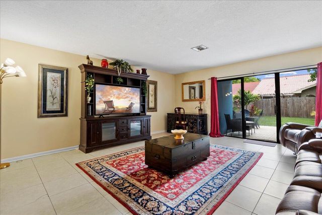 12710 Peconic Court, Wellington, FL 33414