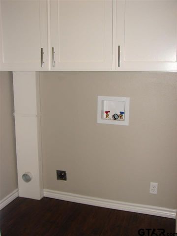 419 Top Hill Dr., Tyler, TX 75703