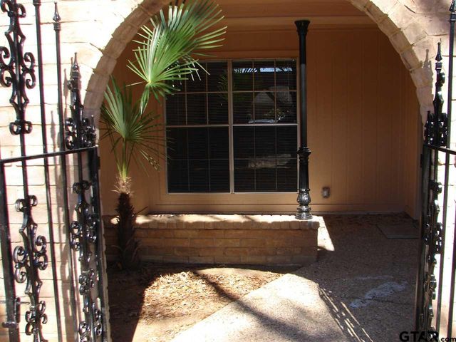 419 Top Hill Dr., Tyler, TX 75703