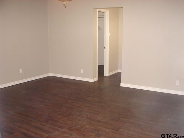 419 Top Hill Dr., Tyler, TX 75703