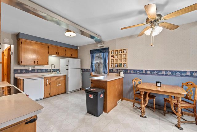 5721 N 58th STREET, Milwaukee, WI 53218