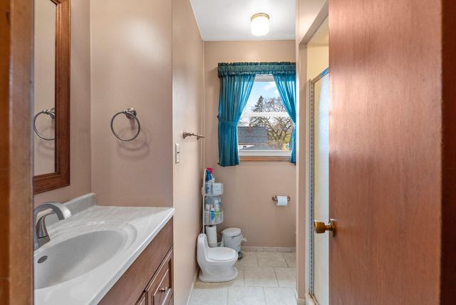 5721 N 58th STREET, Milwaukee, WI 53218