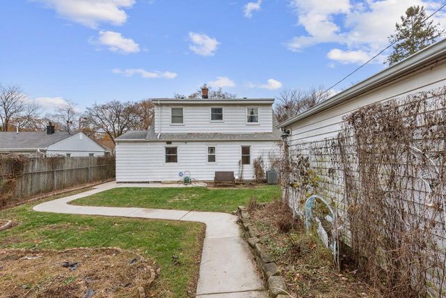 5721 N 58th STREET, Milwaukee, WI 53218