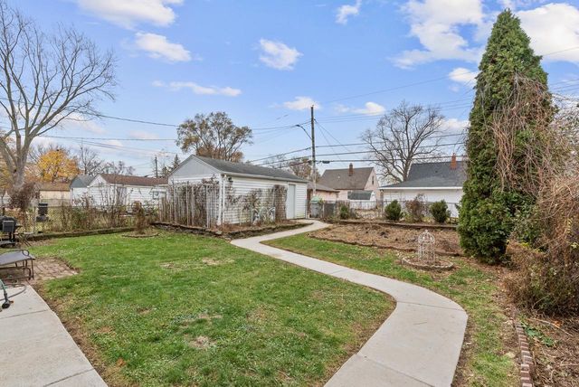 5721 N 58th STREET, Milwaukee, WI 53218