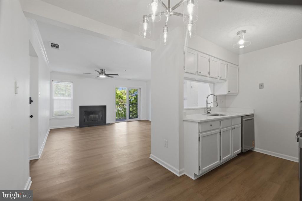 Image 1 of property listing at 6470 GREEN FIELD RD #1-105, Elkridge, MD 21075