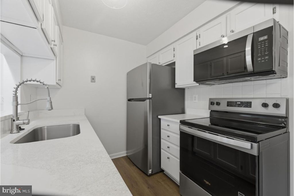 Image 2 of property listing at 6470 GREEN FIELD RD #1-105, Elkridge, MD 21075