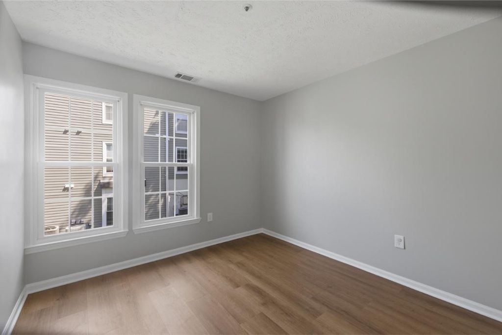 Image 11 of property listing at 6470 GREEN FIELD RD #1-105, Elkridge, MD 21075