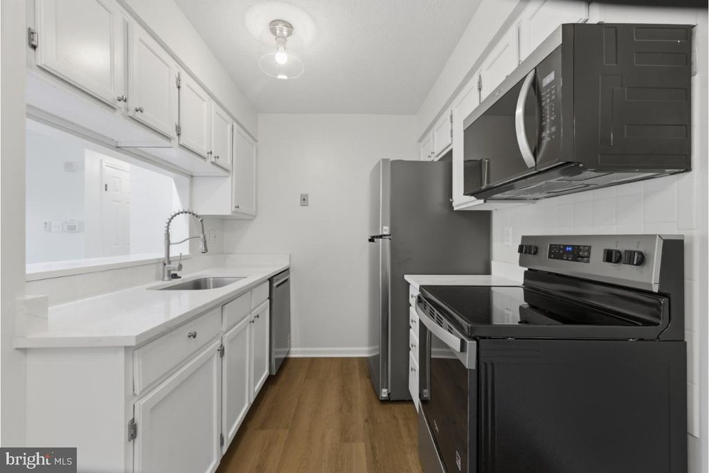 Image 3 of property listing at 6470 GREEN FIELD RD #1-105, Elkridge, MD 21075