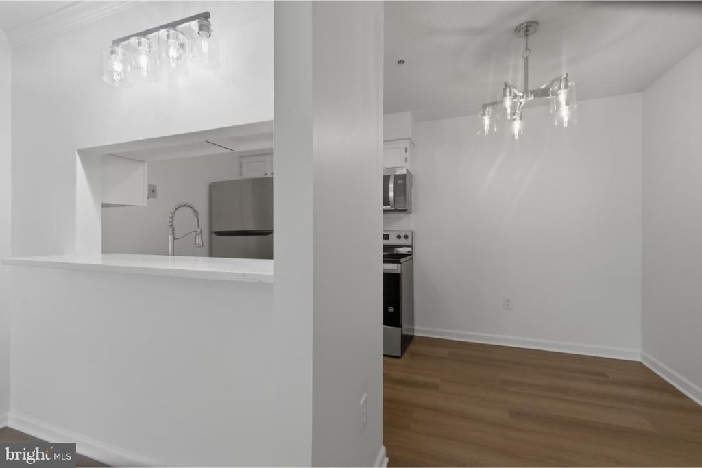 Image 4 of property listing at 6470 GREEN FIELD RD #1-105, Elkridge, MD 21075