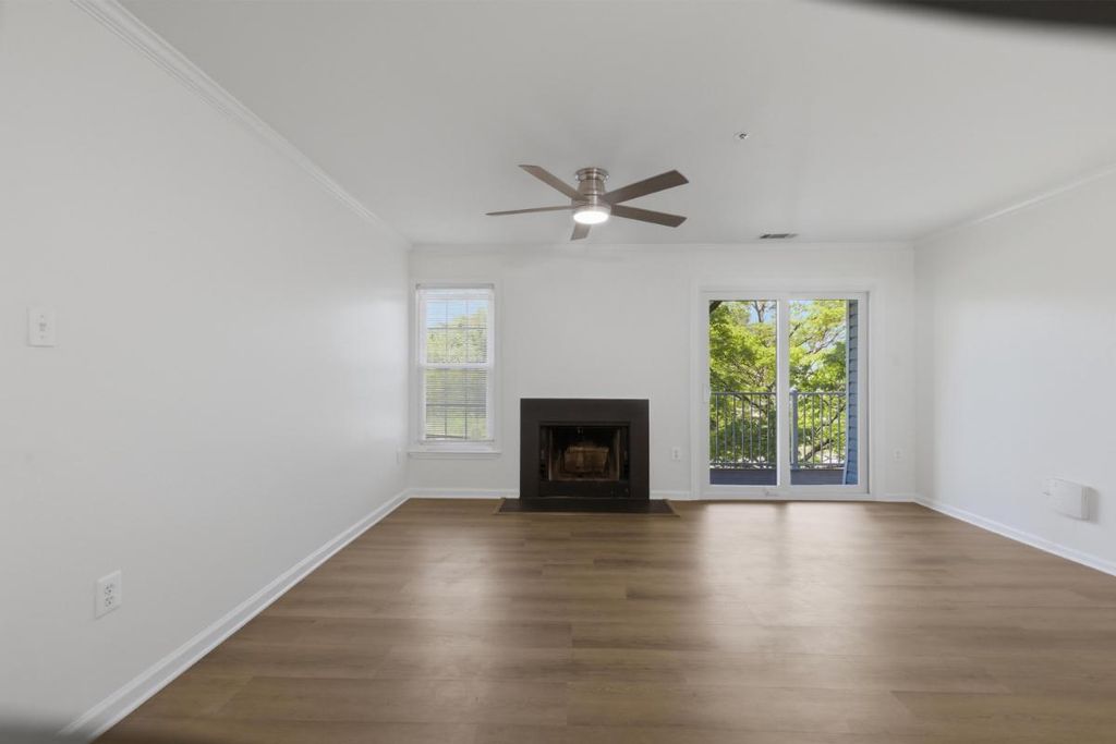 Image 5 of property listing at 6470 GREEN FIELD RD #1-105, Elkridge, MD 21075