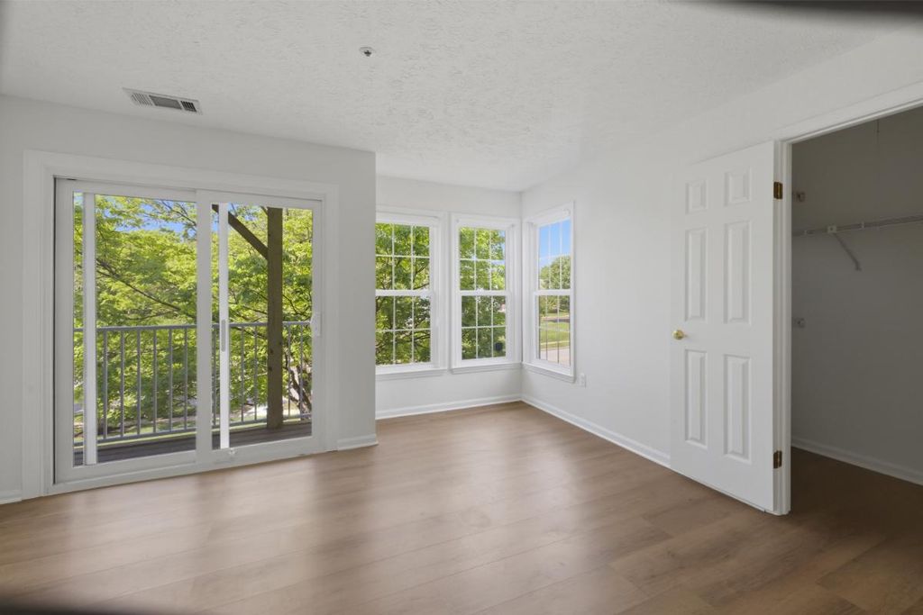 Image 7 of property listing at 6470 GREEN FIELD RD #1-105, Elkridge, MD 21075