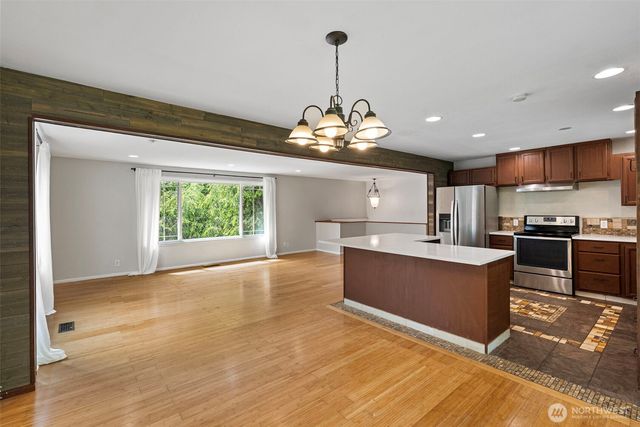 14005 51st Avenue E, Tacoma, WA 98446
