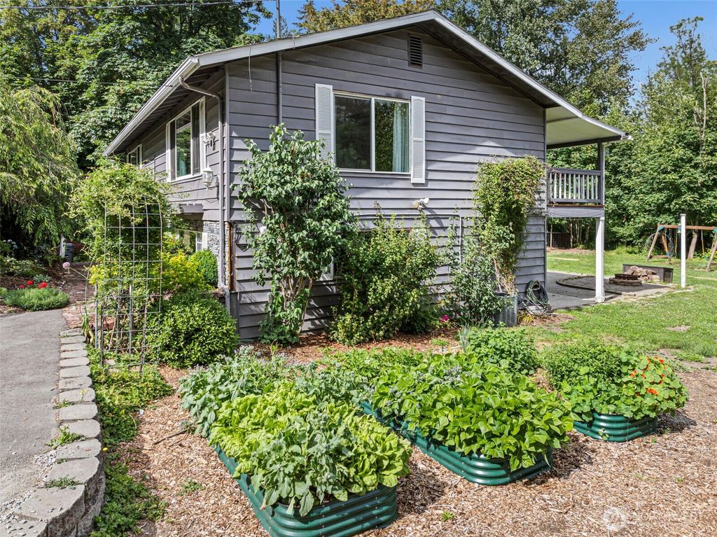 14005 51st Avenue E, Tacoma, WA 98446