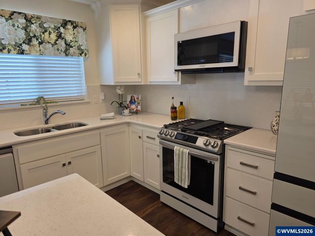 1626 1st Av E, Albany, OR 97321