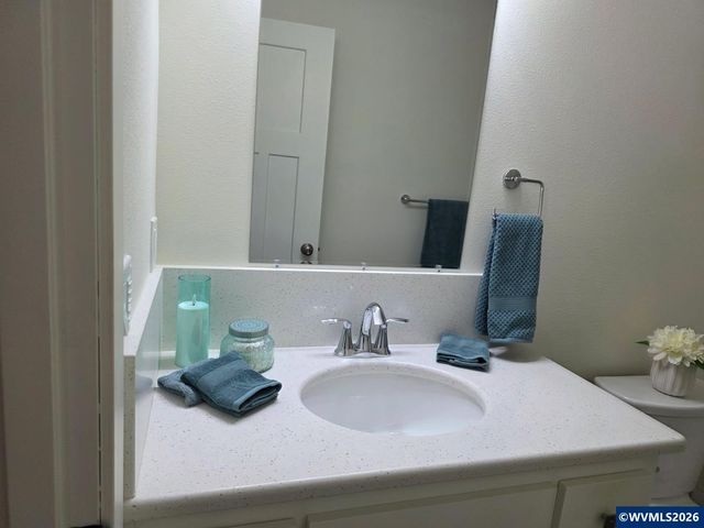 1626 1st Av E, Albany, OR 97321