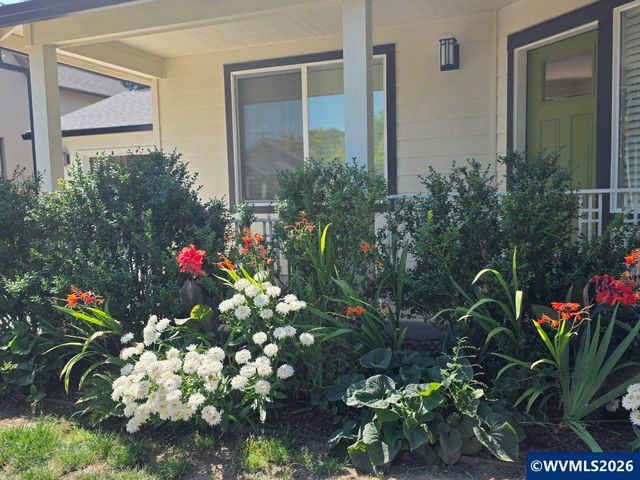 1626 1st Av E, Albany, OR 97321