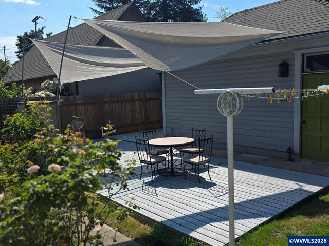 1626 1st Av E, Albany, OR 97321