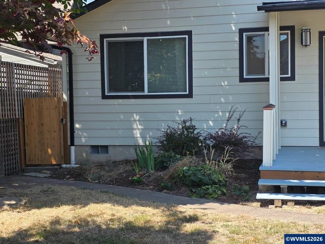 1626 1st Av E, Albany, OR 97321