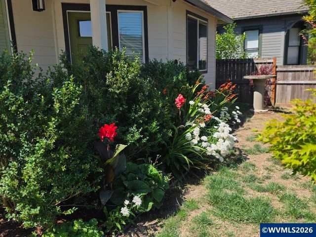 1626 1st Av E, Albany, OR 97321