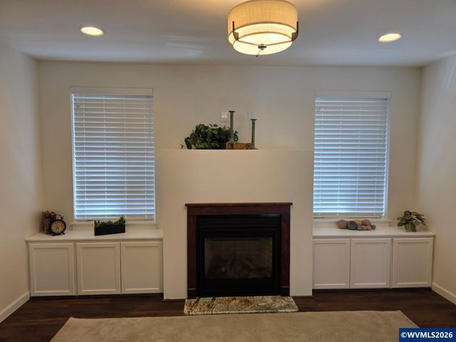 1626 1st Av E, Albany, OR 97321