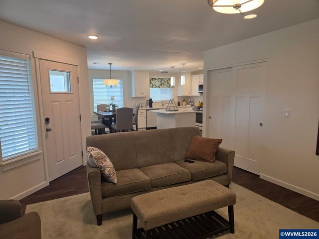 1626 1st Av E, Albany, OR 97321