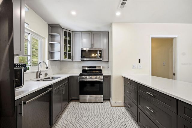 4107 NW 19TH TERRACE, Gainesville, FL 32605