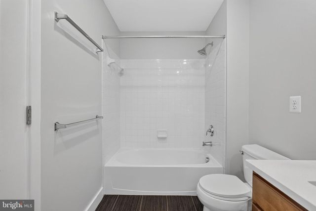 909 5TH ST SE, Washington, DC 20003