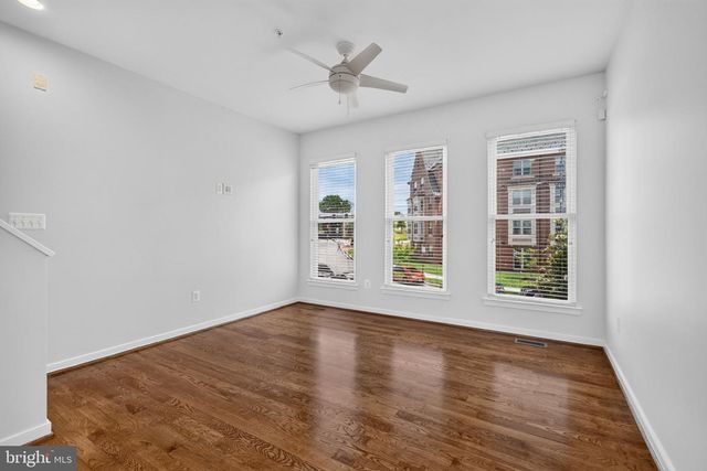 909 5TH ST SE, Washington, DC 20003