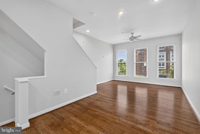 909 5TH ST SE, Washington, DC 20003