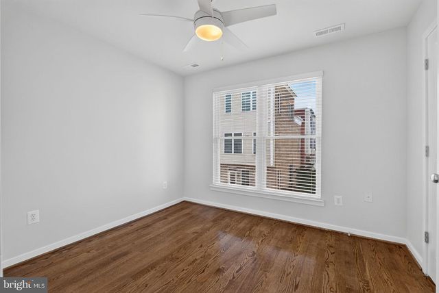 909 5TH ST SE, Washington, DC 20003