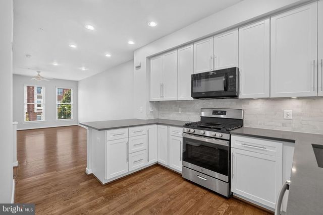 909 5TH ST SE, Washington, DC 20003