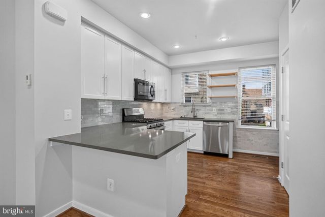 909 5TH ST SE, Washington, DC 20003