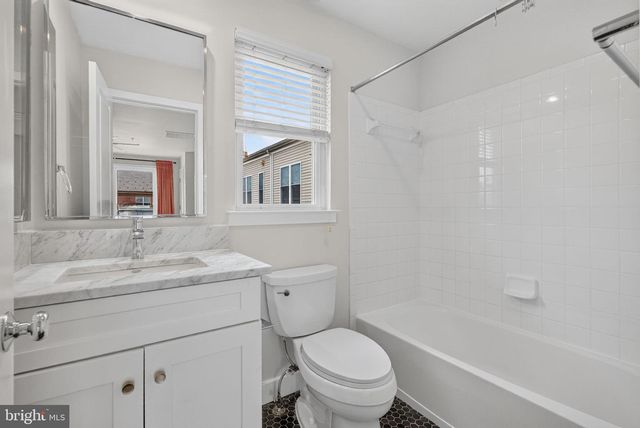 909 5TH ST SE, Washington, DC 20003