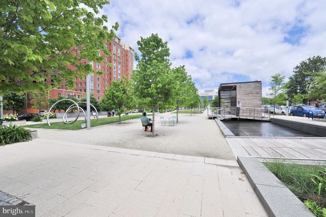 909 5TH ST SE, Washington, DC 20003