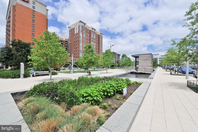 909 5TH ST SE, Washington, DC 20003