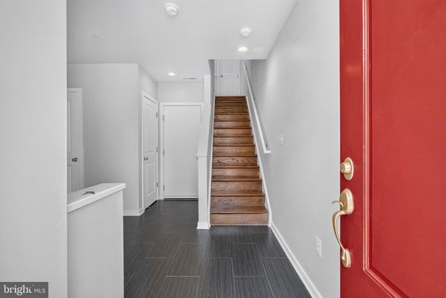 909 5TH ST SE, Washington, DC 20003