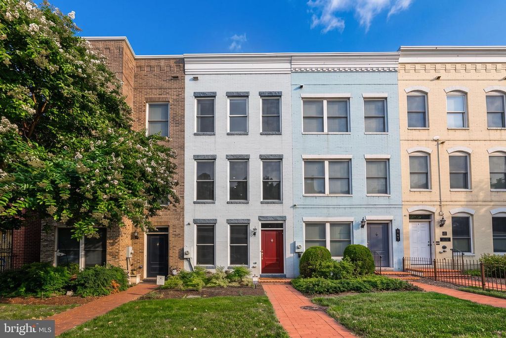 909 5TH ST SE, Washington, DC 20003