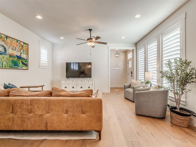 29 Boardwalk Avenue C, Carlton Landing, OK 74432