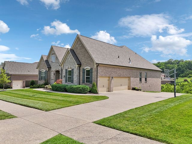 7060 Crimson Leaf Ln, College Grove, TN 37046