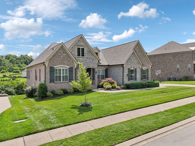 7060 Crimson Leaf Ln, College Grove, TN 37046