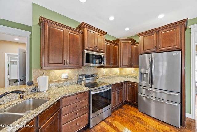 11101 Pebble Creek Dr, Louisville, KY 40241