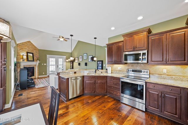 11101 Pebble Creek Dr, Louisville, KY 40241