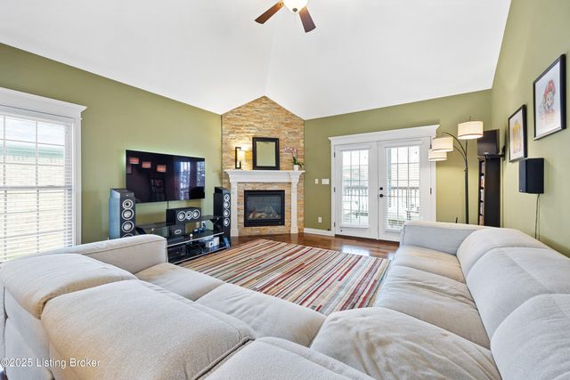 11101 Pebble Creek Dr, Louisville, KY 40241